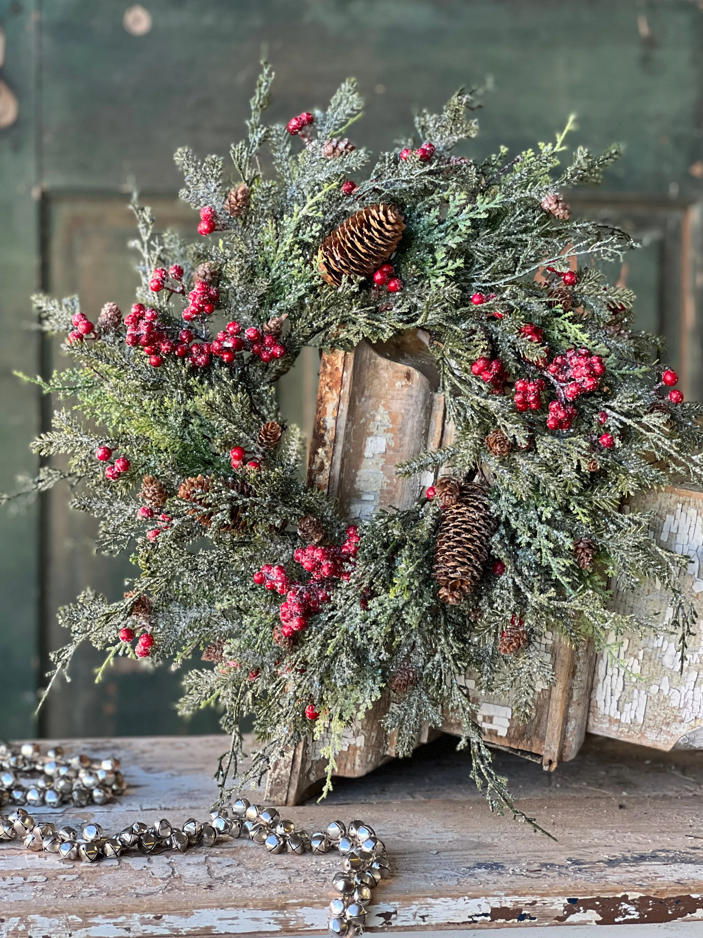 Divinity Berry Cedar Candle Ring | 18"