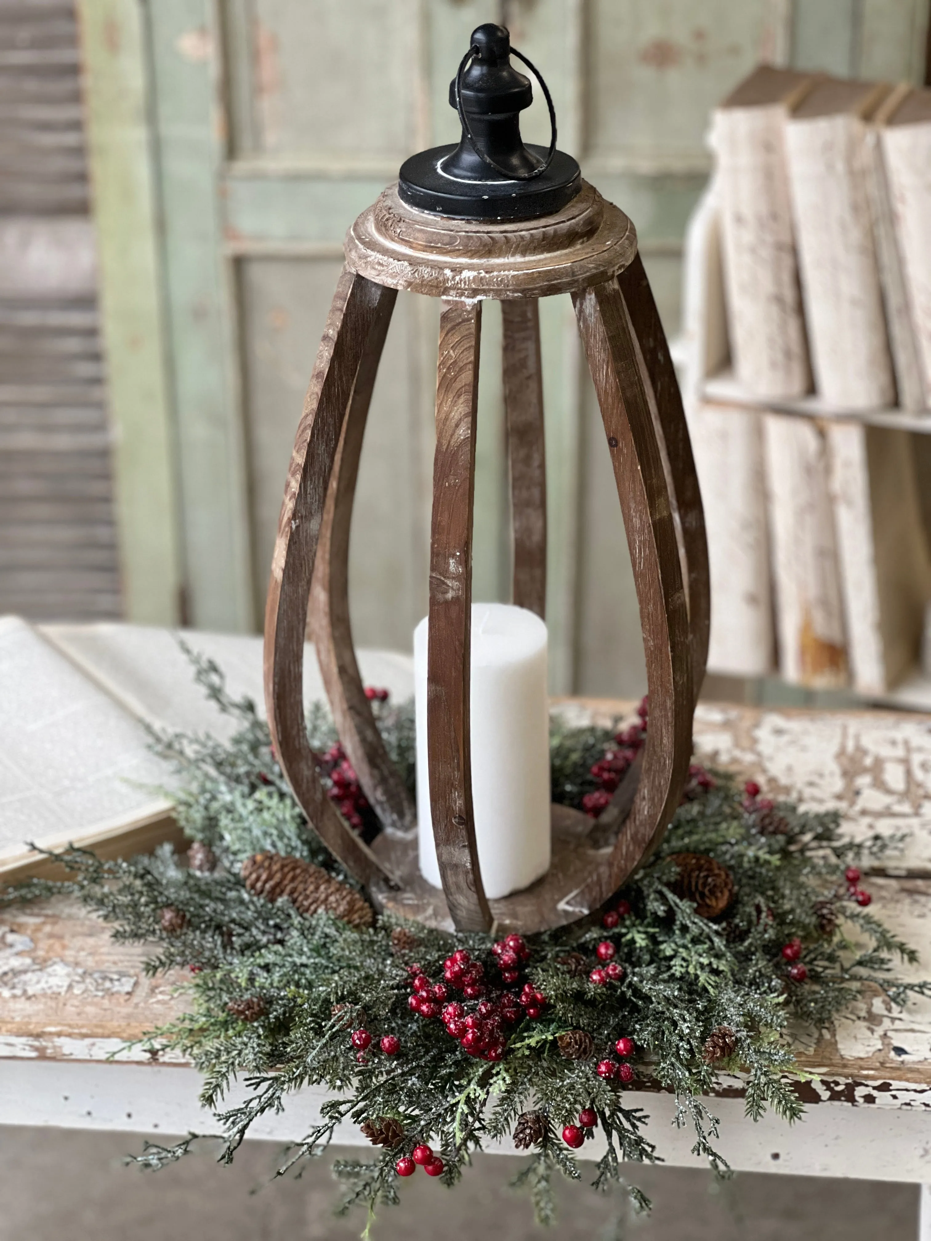 Divinity Berry Cedar Candle Ring | 18"