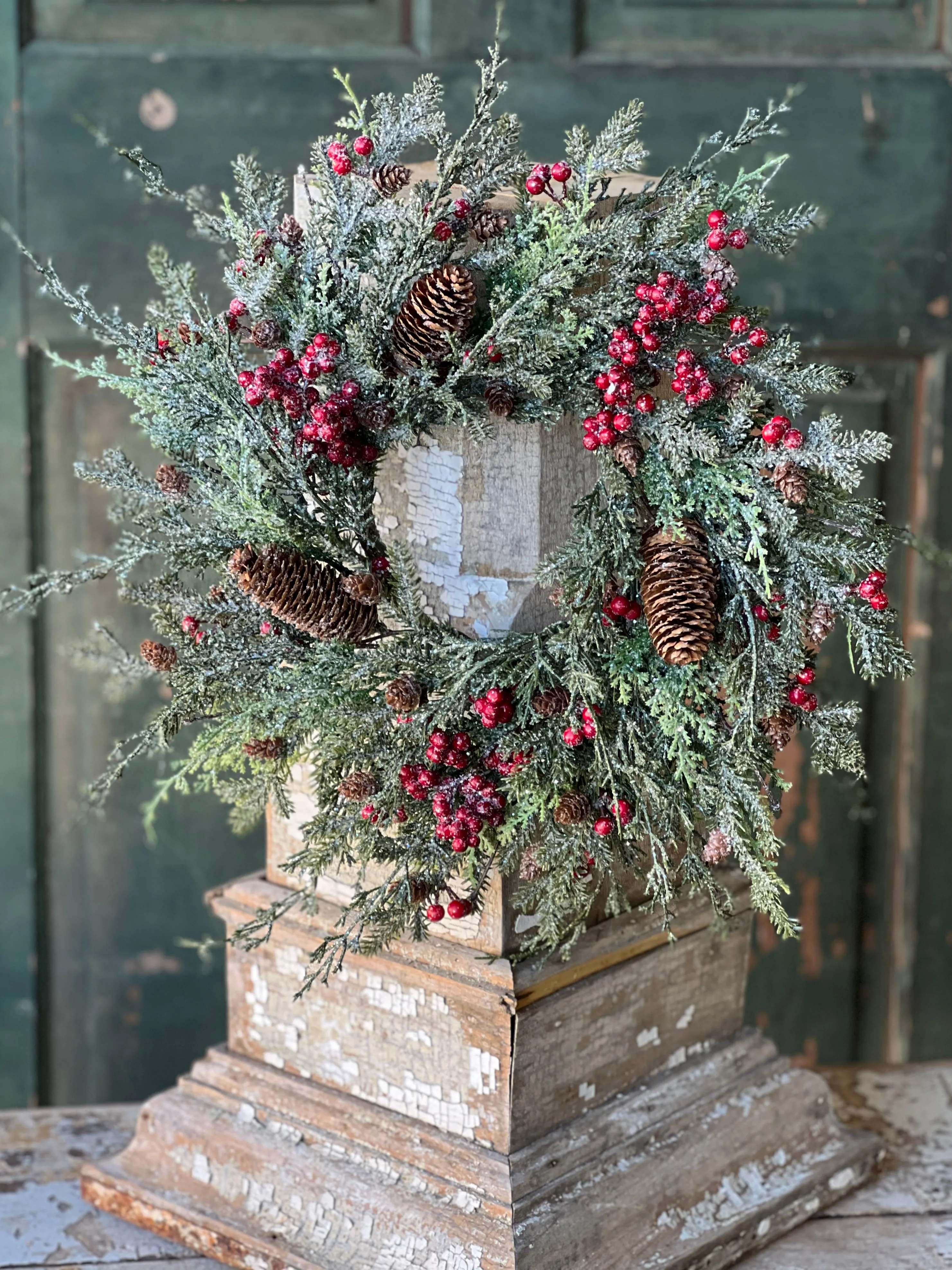 Divinity Berry Cedar Candle Ring | 18"
