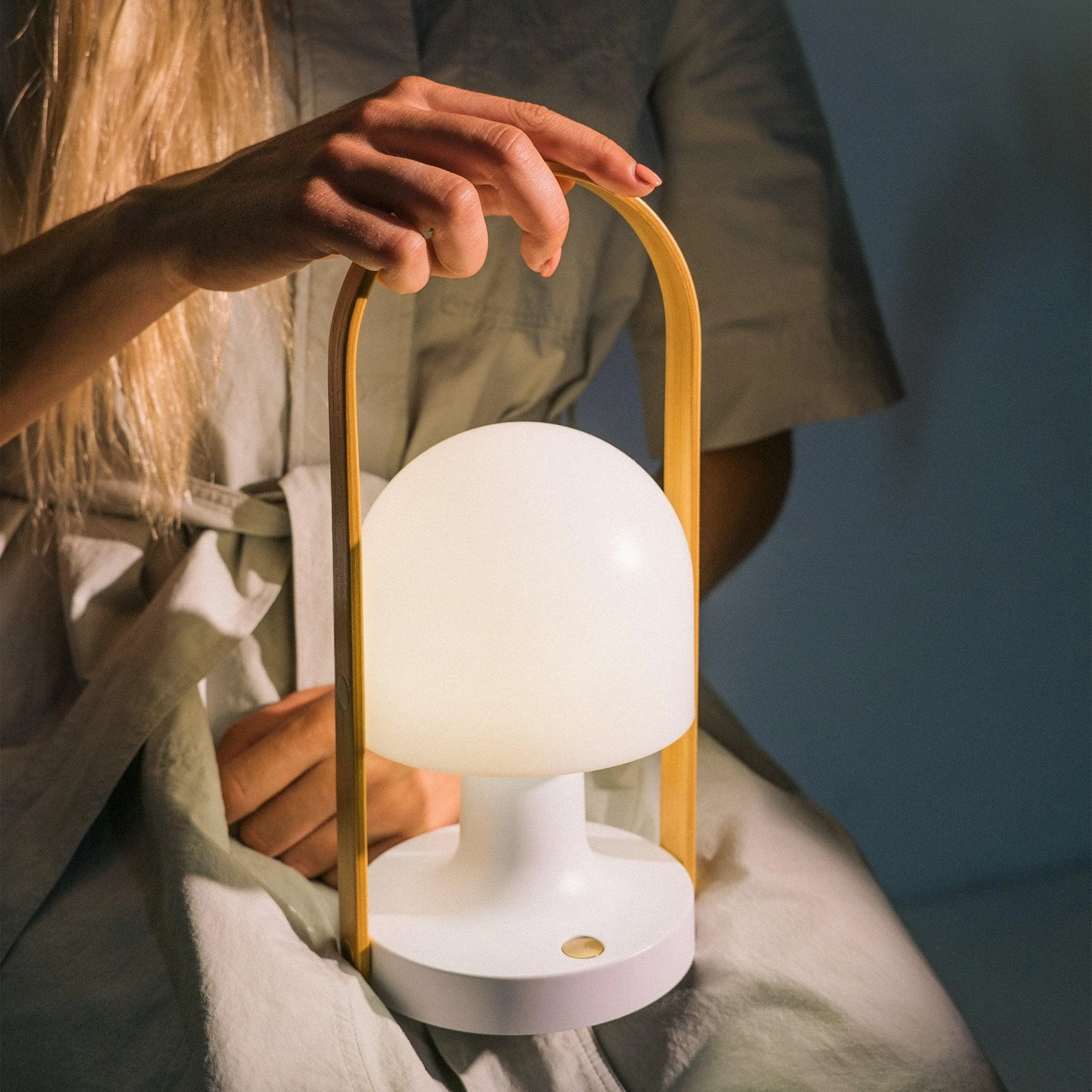 FollowMe Portable Table Lamp (built-in battery)