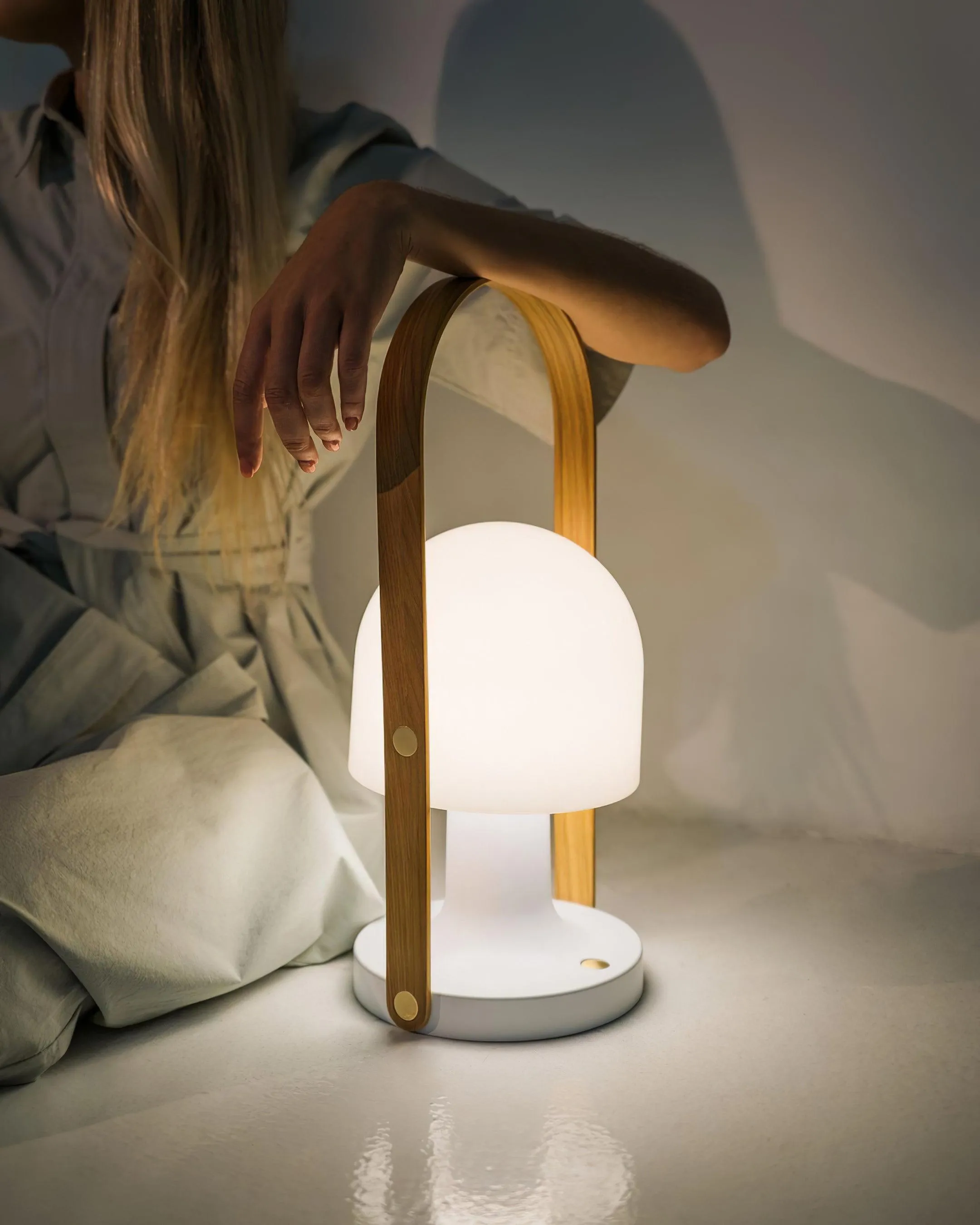 FollowMe Portable Table Lamp (built-in battery)